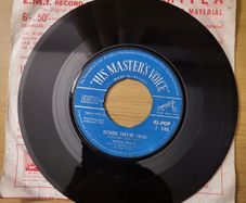 Steve Perry Because Theyre Young 7 inch 1960 His Masters Voice Irish Pressing