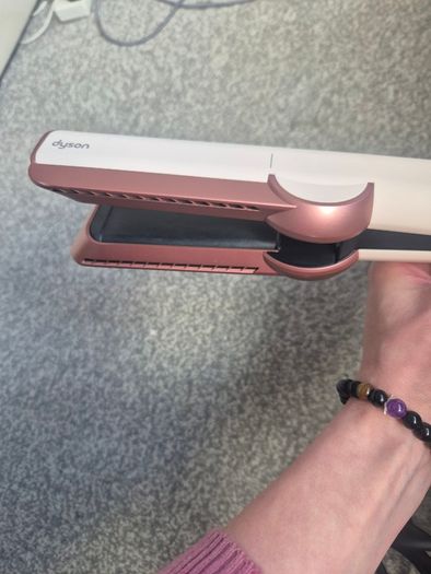 Dyson Airstrait dryer and straightener