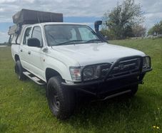 2001 Hilux Double Cab off road Camper