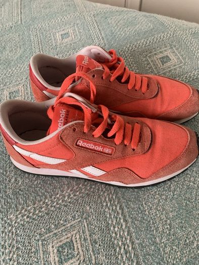 Reebok size 4