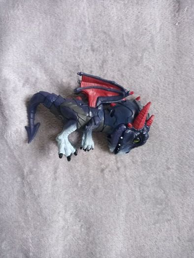 Battery operated Fingerlings Untamed Dragon