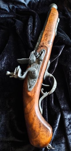 decorative 18th-century style flintlock pistol replica