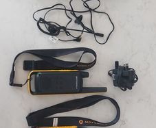 Motorola T82 Walkie Talkie Set 2 Pack