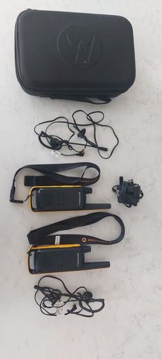 Motorola T82 Walkie Talkie Set 2 Pack