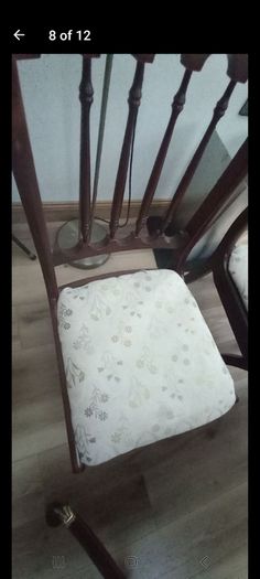 Mahogany Dining room table with 4 chairs and 2 carvers