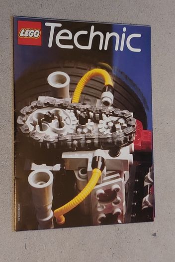 Lego 1993 Medium Technic European Foldout