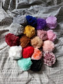 Fluffy pom poms for beanie hat etc. Pom pom for crafting