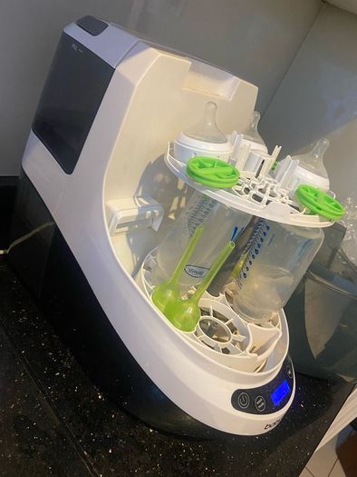 baby brezza bottle washer pro & 30 detergent tablets.