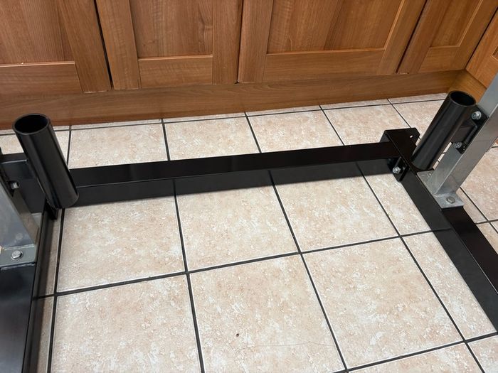 Unbelievable Commercial 450 Kilogram Rated Power Squat Rack Woth 10 X Weight Plate Storage Racks, 2 X Barbell Holders, Chin Up And Resistance Band Points!!!