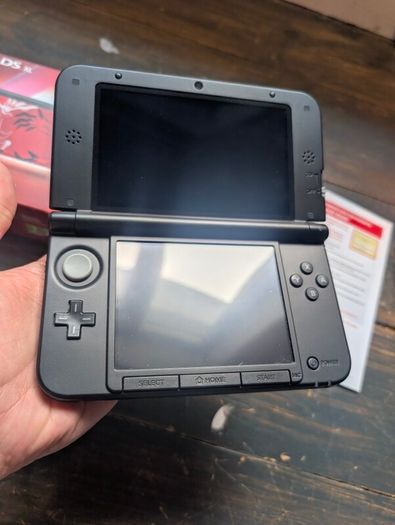 Nintendo 3DS XL - Pokemon Red Xerneas Yveltal Edition Console
