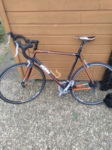 KTM Strada 800