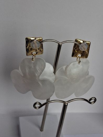Hammered Square Stud Cream Hibiscus Floral Earrings