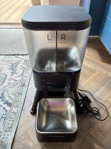 automatic pet feeder