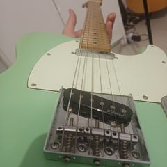Electric guitar