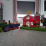 farm play barn and tractor Image 4