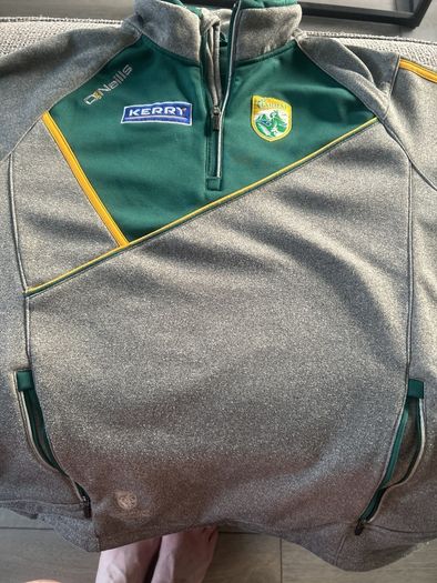kerry top