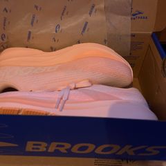 Brooks runners
