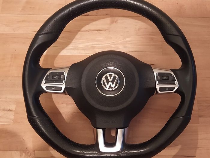 Volkswagen flat bottom steering wheel (GTI GTD R-line)