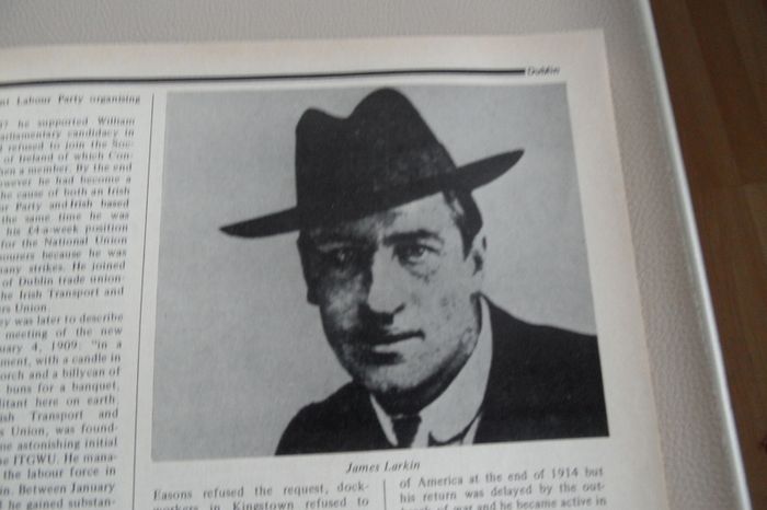 26 Counties On Irish Politics 1930's to 1980's Old Book Of The Magill Book Of Irish Politics , The Parties , The Election's The Photographs Of Sixty Years , Incorporating Election's To 81 By Vincent Brown