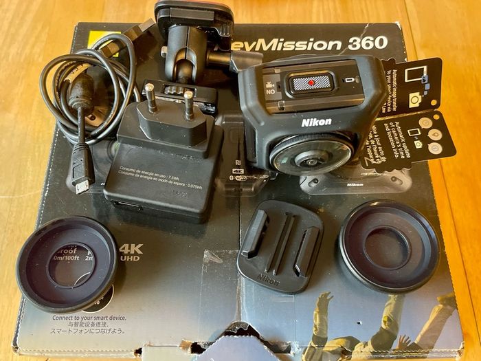 Nikon Keymission 360 camera box complete mint