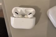 Air pods pro .static sound