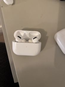 Air pods pro .static sound