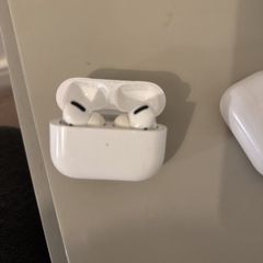 Air pods pro .static sound