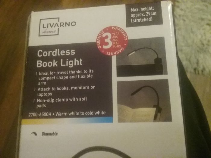 Cordless book light usb charged