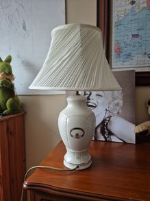 Stunning Donegal Parian China 'claddagh Ring' Table Lamp