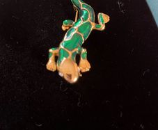 lizard brooch