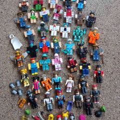 Large Roblox figures bundle