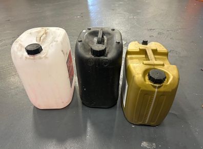 oil drums 20 litre x 3