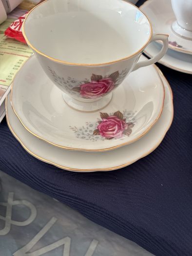 Selection of teacups, saucers & side plates