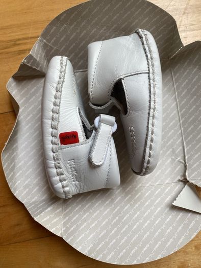 Kickers white leather christening baby booties 0-9 months