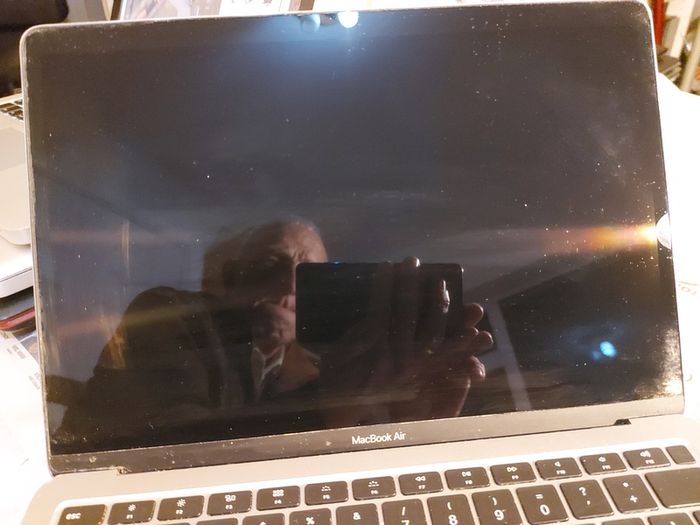 Apple MacBook Air Model A2179, 13.3 inch, Not Powering on, Being sold for parts or repair, very good cosmetic condition