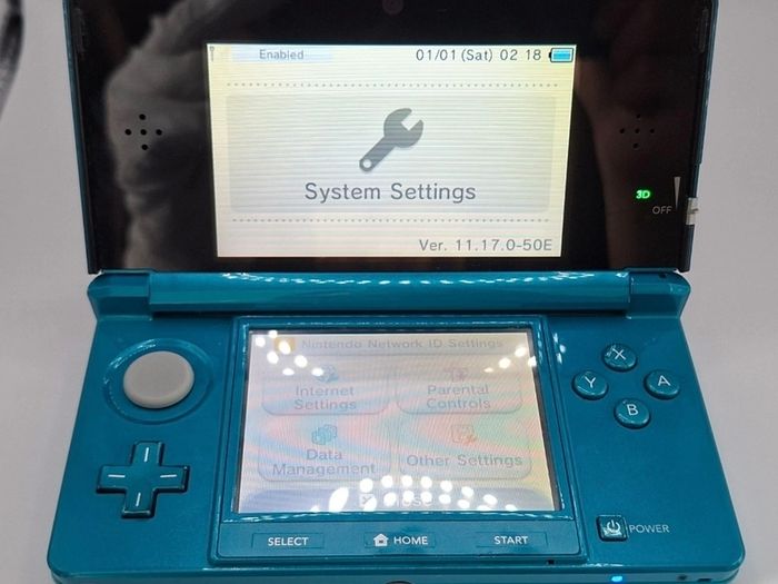 Nintendo 3DS Aqua Blue Console With Charger, SD Card, Battery & Stylus Region Free Modded