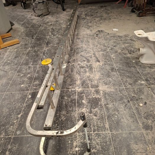 Roof ladder