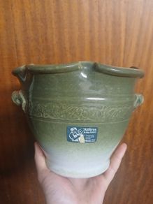 Kiltrea Pottery plant pot