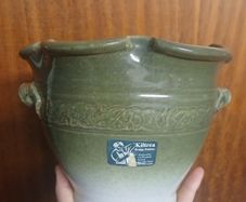 Kiltrea Pottery plant pot