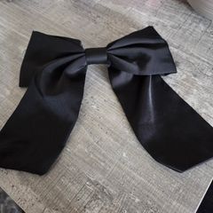 black  bow hair clip. Simple, elegant and stylish design, perfect for everyday wear or special occasions. Like new never used