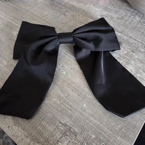 black  bow hair clip. Simple, elegant and stylish design, perfect for everyday wear or special occasions. Like new never used