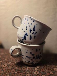 2 ikea mugs
