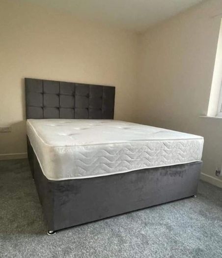 New Stylish single ,Double 4ft, 4ft6, King 5ft And 6ft Superking Sizes Divan Beds Instock. Drawers And Optional Tufted Mattresses Available. Free Delivery