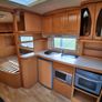 Hobby twin axle fixed bed with walk in bathroom Image 6