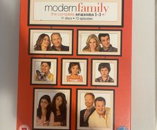 DVD boxset of modern family the complete seasons 1-3 11 discs 72 episodes