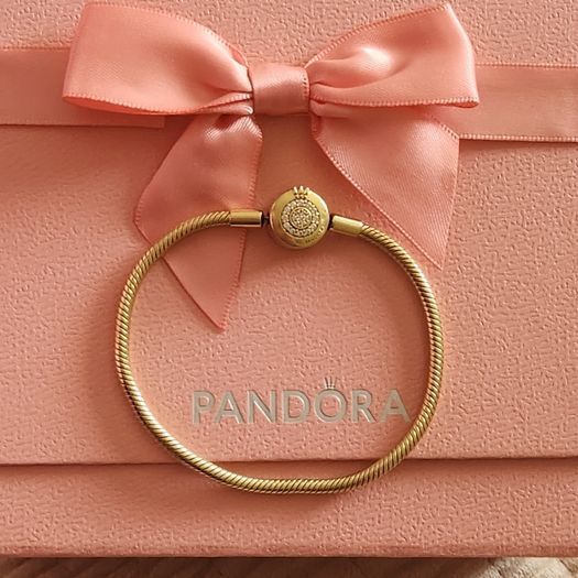 Pandora Moments sparkly crown snake bracelet