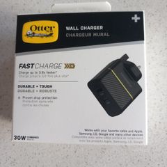 Otterbox Wall Fast charger