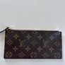 LV coin purse Image 3