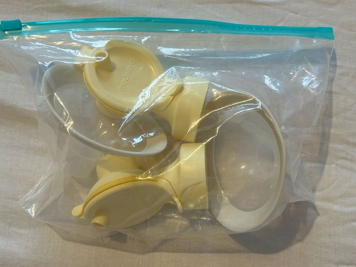 Medela Symphony Hospital Grade Pump Accessories Set - Shields (21mm & 24mm), Bottles & Tubing