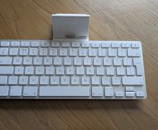 Apple iPad Keyboard Dock